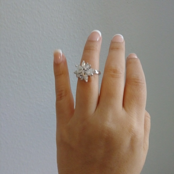 Ring - Picture 2 of 4